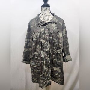 Light camouflage jacket